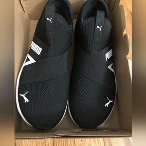 Size 7 - PUMA Prowl Low Black White Womens